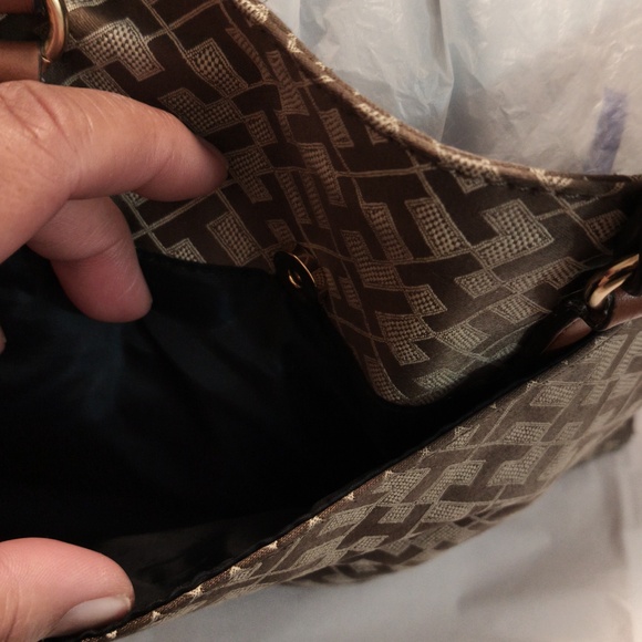 Tommy Hilfiger Woman Brown/Tan Shoulder Bag - Picture 9 of 16